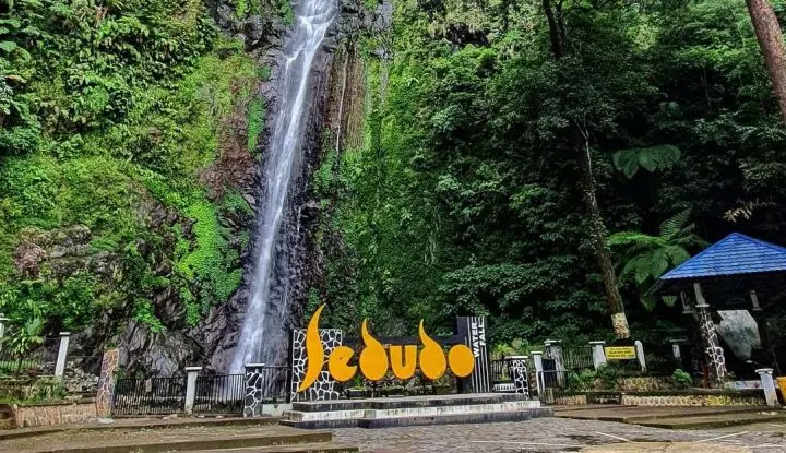 Air Terjun Sedudo
